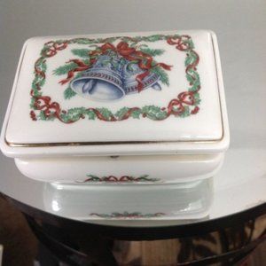 Heritage house music porcelain trinket box